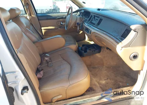 1996 Lincoln Town Car Executive из США, поврежденный, VIN 1LNLM81W8TY697938